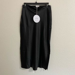 Satin princess Polly Cleo lavoe midi skirt